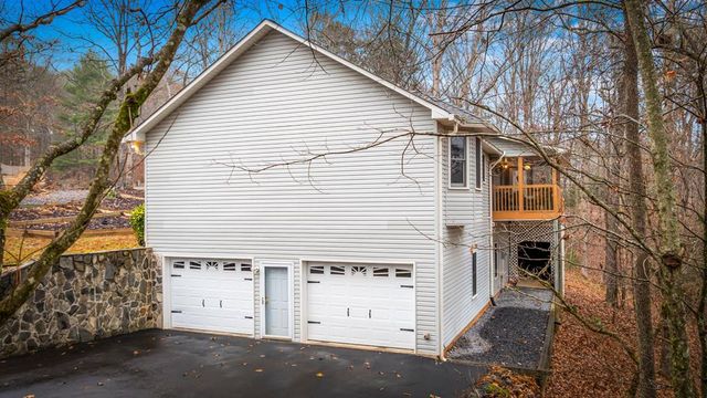 122 Dj Lane, Ellijay, GA 30540