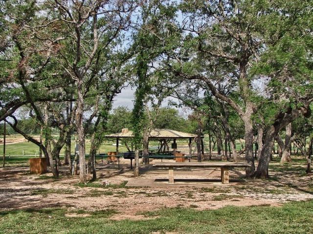 5911 Lago Vista WAY B, Lago Vista, TX 78645