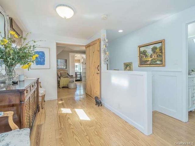 9 Robert Road, Glen Cove, NY 11542