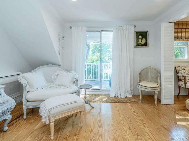 9 Robert Road, Glen Cove, NY 11542