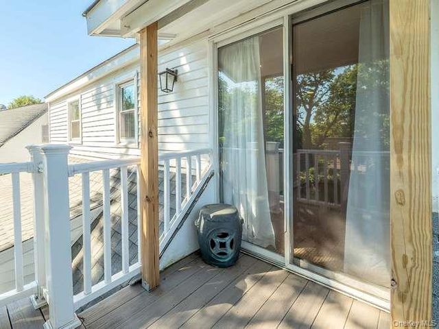 9 Robert Road, Glen Cove, NY 11542