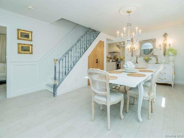 9 Robert Road, Glen Cove, NY 11542