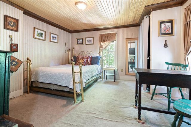 13 Pine Street, Eureka Springs, AR 72632