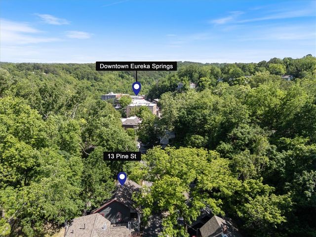 13 Pine Street, Eureka Springs, AR 72632