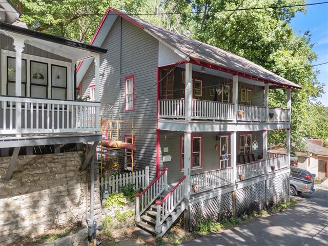13 Pine Street, Eureka Springs, AR 72632