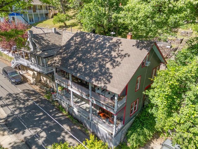 13 Pine Street, Eureka Springs, AR 72632