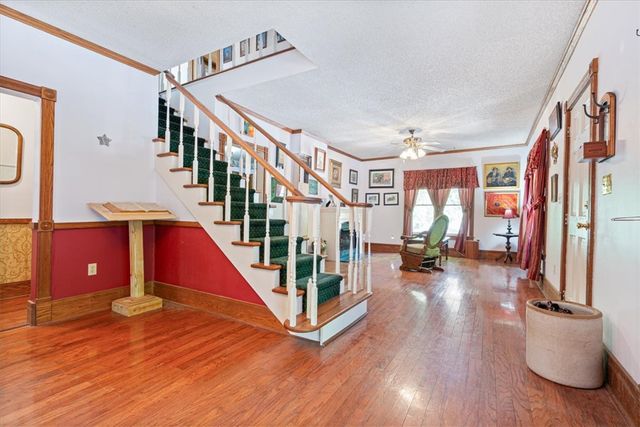 13 Pine Street, Eureka Springs, AR 72632