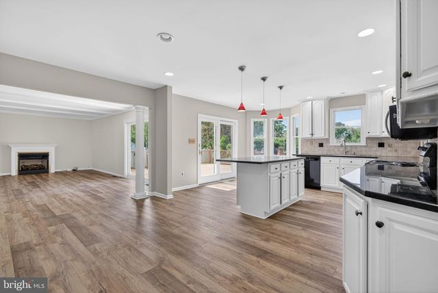 160 COUNTRY FARMS RD, Marlton, NJ 08053