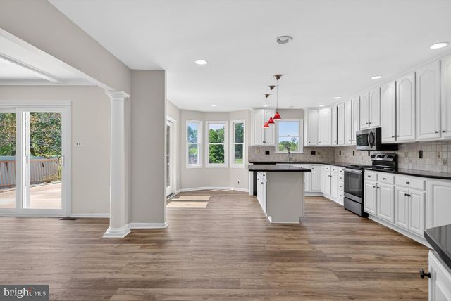 160 COUNTRY FARMS RD, Marlton, NJ 08053