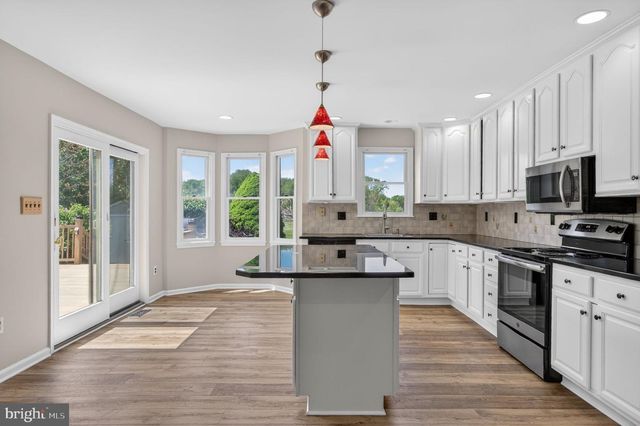 160 COUNTRY FARMS RD, Marlton, NJ 08053