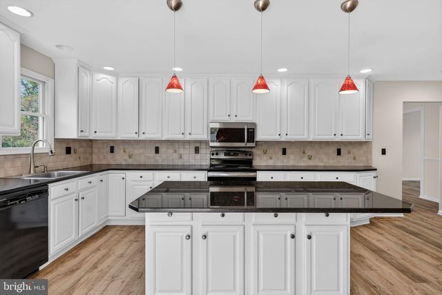 160 COUNTRY FARMS RD, Marlton, NJ 08053