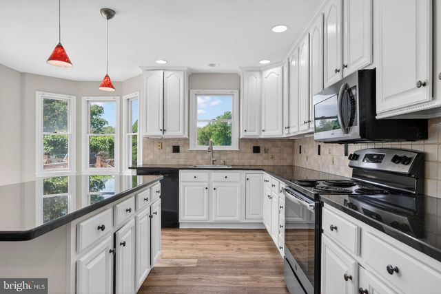 160 COUNTRY FARMS RD, Marlton, NJ 08053