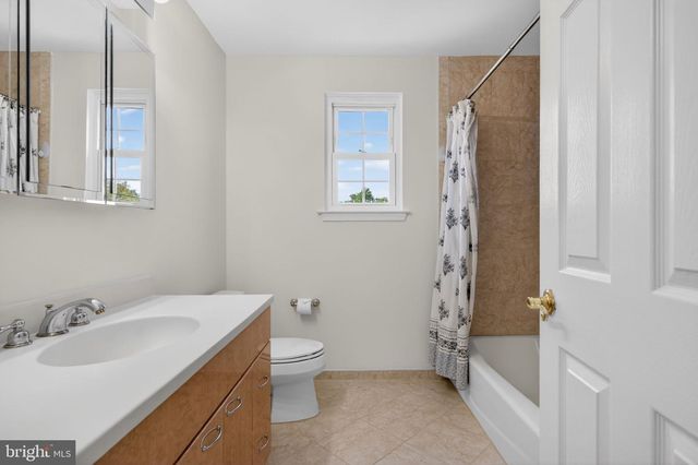 160 COUNTRY FARMS RD, Marlton, NJ 08053