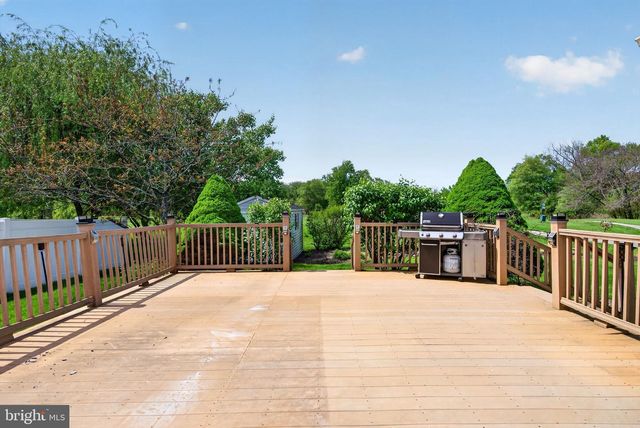 160 COUNTRY FARMS RD, Marlton, NJ 08053