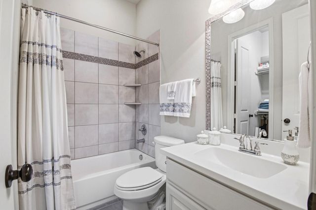 115 Sanibel Crest Place, Montgomery, TX 77316