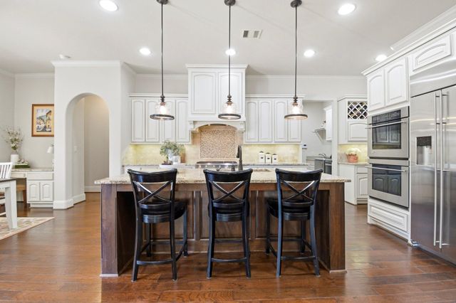 115 Sanibel Crest Place, Montgomery, TX 77316
