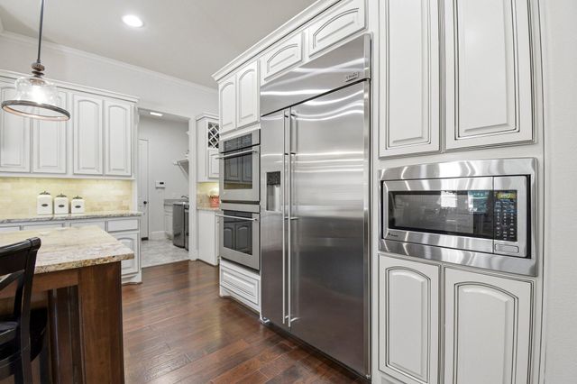115 Sanibel Crest Place, Montgomery, TX 77316