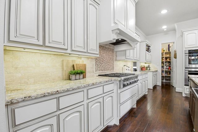 115 Sanibel Crest Place, Montgomery, TX 77316