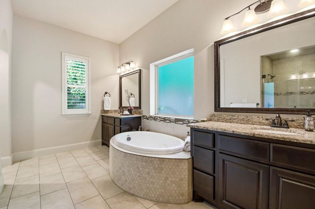 115 Sanibel Crest Place, Montgomery, TX 77316
