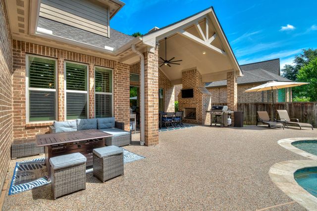 115 Sanibel Crest Place, Montgomery, TX 77316