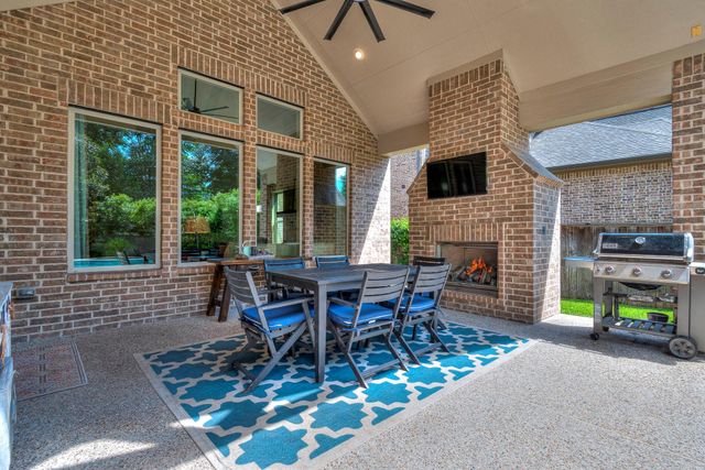 115 Sanibel Crest Place, Montgomery, TX 77316