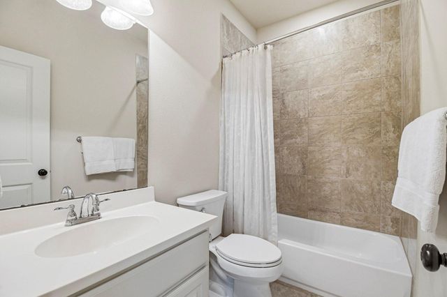 115 Sanibel Crest Place, Montgomery, TX 77316