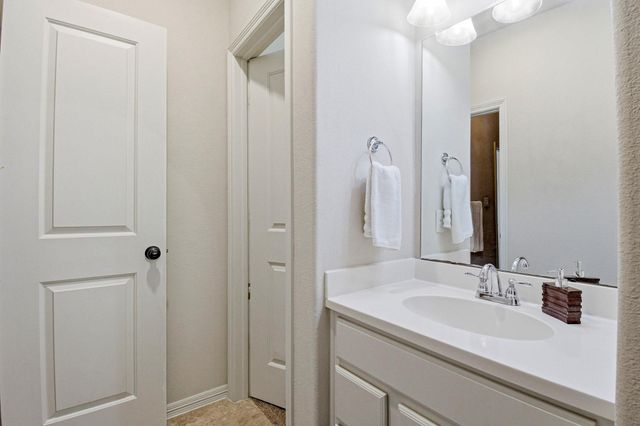115 Sanibel Crest Place, Montgomery, TX 77316