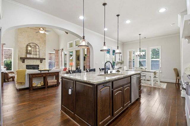 115 Sanibel Crest Place, Montgomery, TX 77316