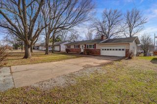 3138 West Crestview Street, Springfield, MO 65807