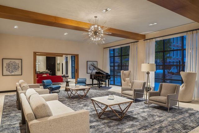 100 Garvies Point Road 1324, Glen Cove, NY 11542