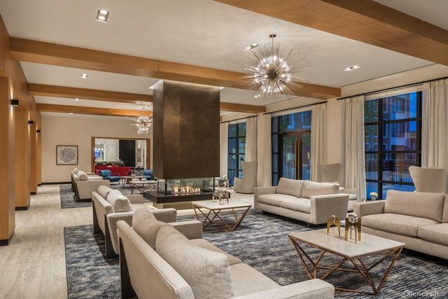 100 Garvies Point Road 1324, Glen Cove, NY 11542