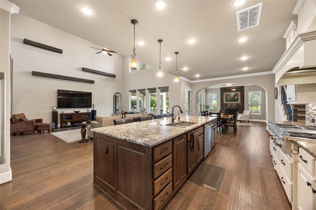 19411 Curly Mesquite Drive, Cypress, TX 77433