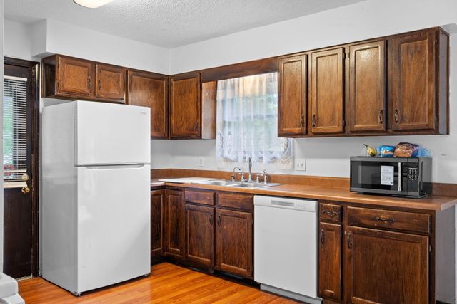 27 Lakeshore Drive A & B, Kimberling City, MO 65686