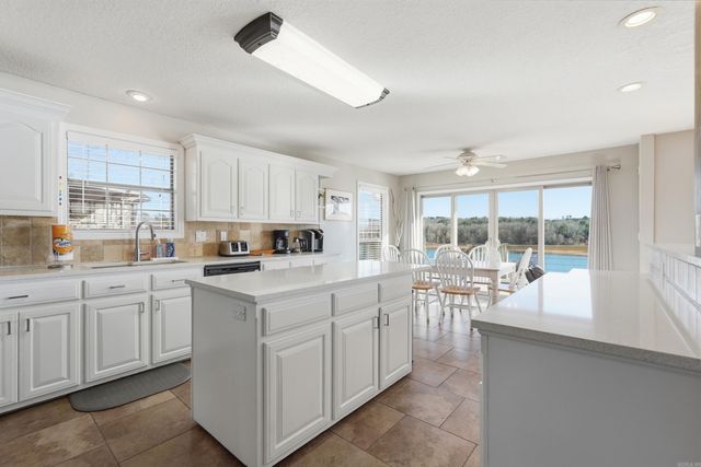 844 Davidson Circle, Greers Ferry, AR 72067