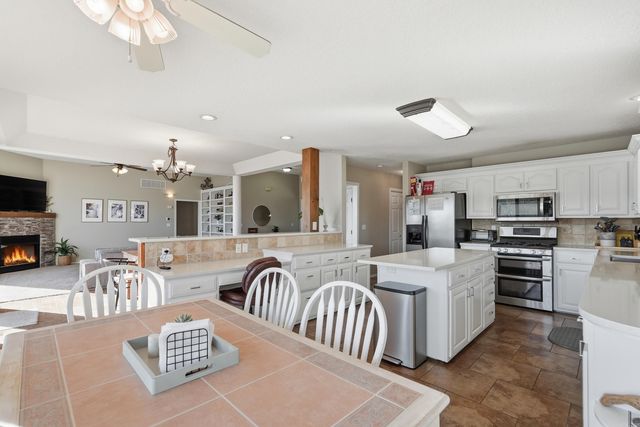 844 Davidson Circle, Greers Ferry, AR 72067