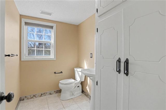 6905 E 129th Street, Grandview, MO 64030