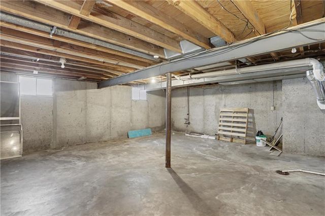 6905 E 129th Street, Grandview, MO 64030