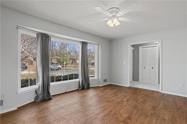 6905 E 129th Street, Grandview, MO 64030