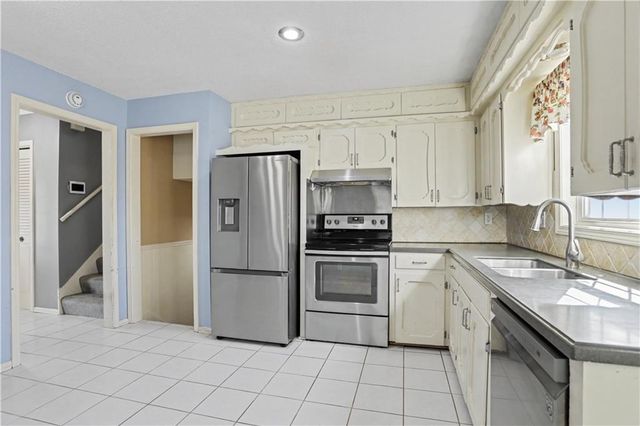 6905 E 129th Street, Grandview, MO 64030