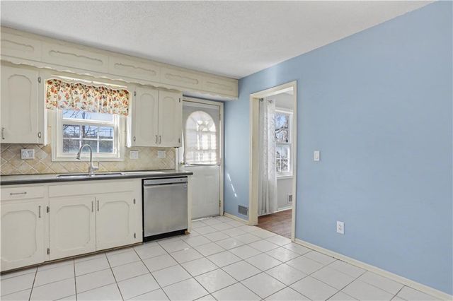 6905 E 129th Street, Grandview, MO 64030