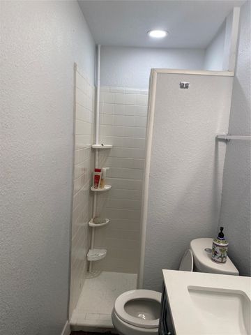 1205 E Henderson Street, Cleburne, TX 76031