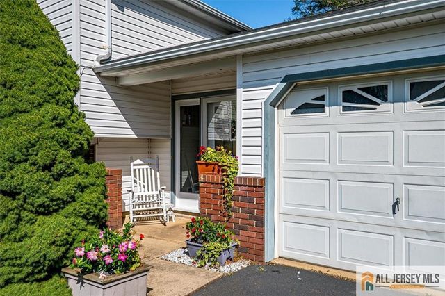 6 Paul Avenue, South Brunswick, NJ 08824