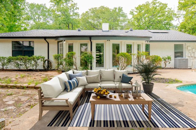 2958 Wentwood Drive, Grapevine, TX 76051