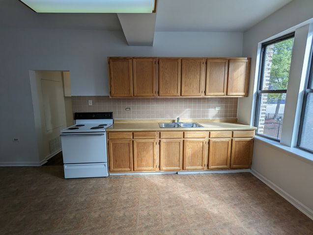 3145 W Medill Avenue 1, Chicago, IL 60647