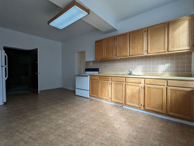 3145 W Medill Avenue 1, Chicago, IL 60647