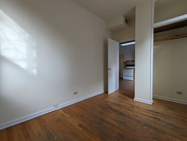 3145 W Medill Avenue 1, Chicago, IL 60647