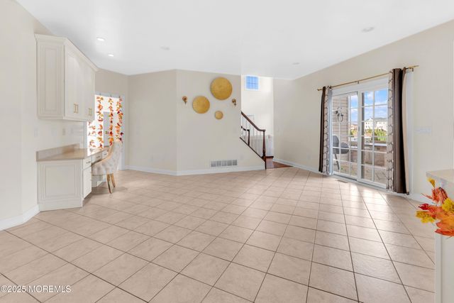 7 Equinox Lane, Freehold, NJ 07728