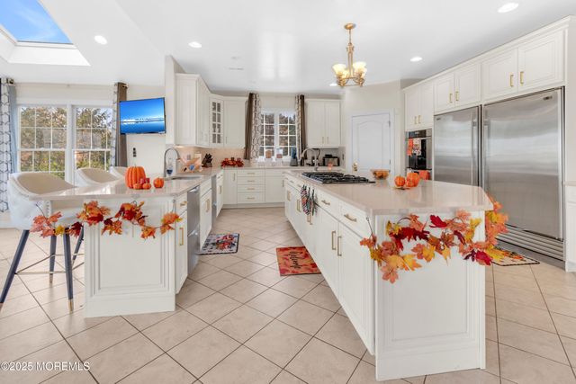 7 Equinox Lane, Freehold, NJ 07728