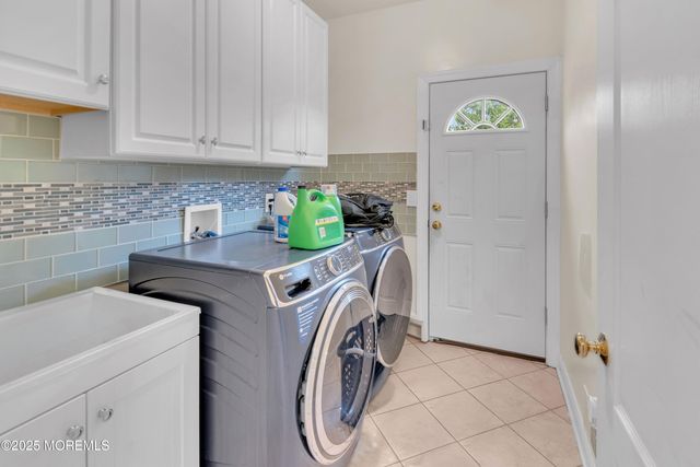 7 Equinox Lane, Freehold, NJ 07728