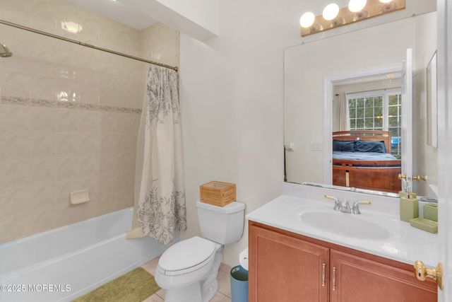 7 Equinox Lane, Freehold, NJ 07728